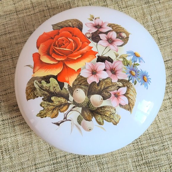 Large vintage round trinket jar jewelry box. - Picture 3 of 10